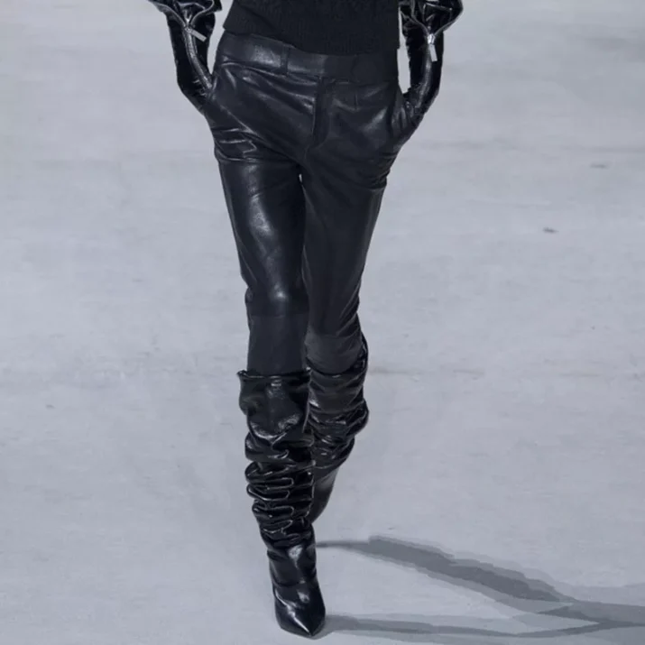 Pleated Conical Heel Boots - Image 15