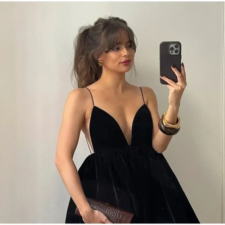 Backless Velvet Mini Dress - Beniz Kloset