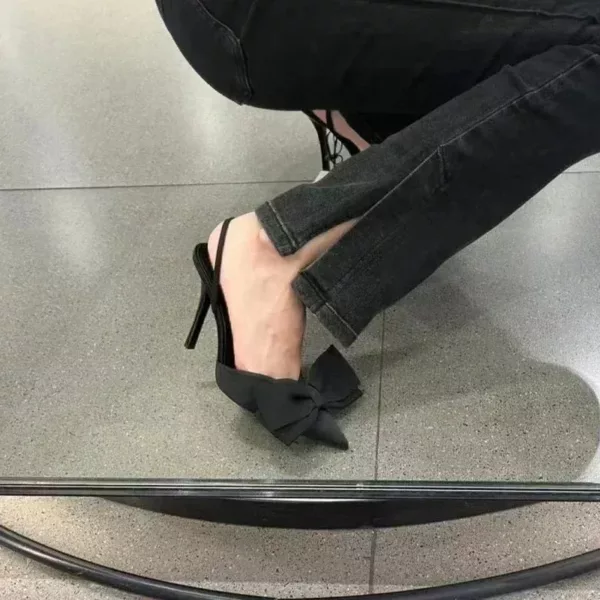 pointed-toe stiletto statement bow