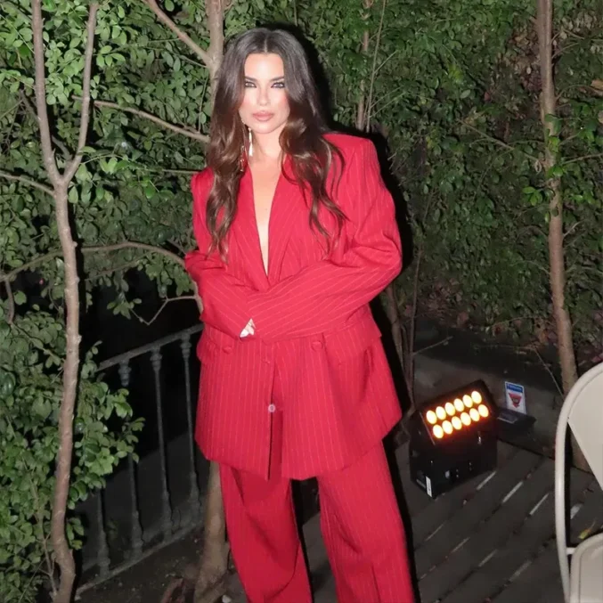 Red Pinstripe Women's Suit - Bold and Sophisticated Vêtements - Beniz Kloset