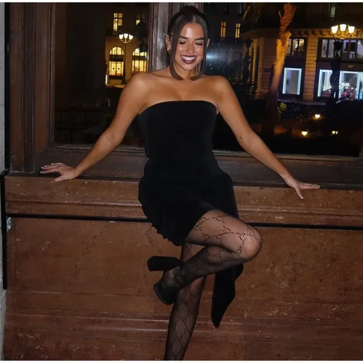Strapless Sculpted Mini Velvet Dress - Image 4