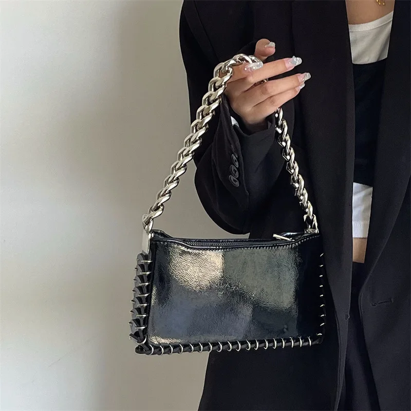 Black Chunky Chain Shoulder Bag